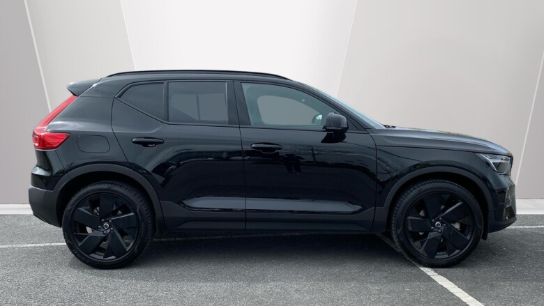 Volvo XC40 2.0 B4P Plus Black Edition 5dr Auto Petrol Estate